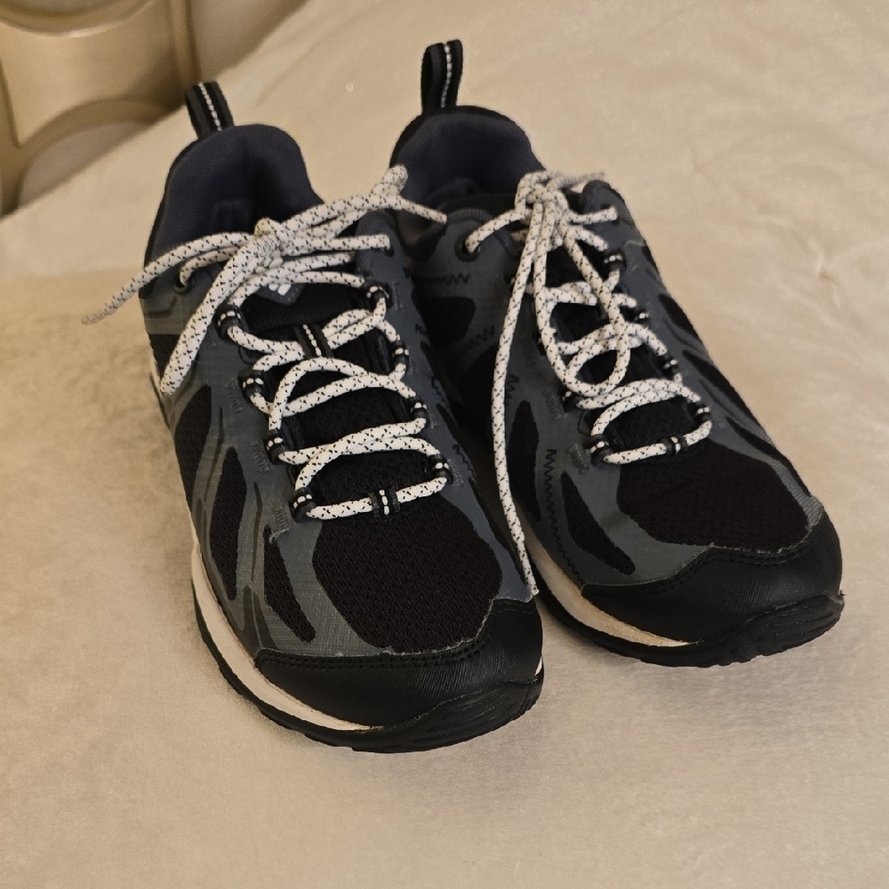 Columbia Black and Gray Sneakers with Sporty Design